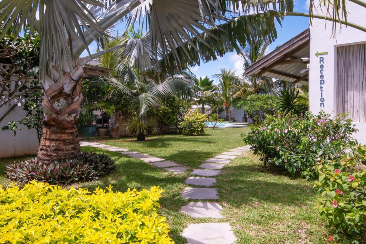 Le Mandala Moris Hotel Grand Baie Bagian luar foto